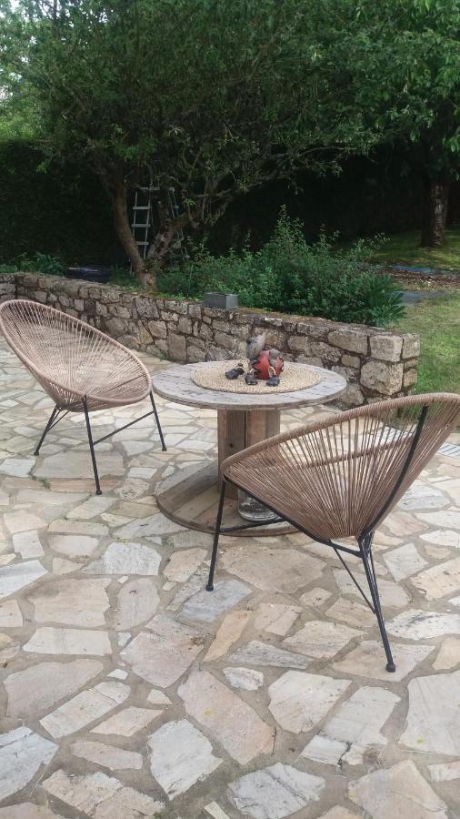 Jo Masson Bed & Breakfast Saint-Aubin-d'Aubigne Bagian luar foto